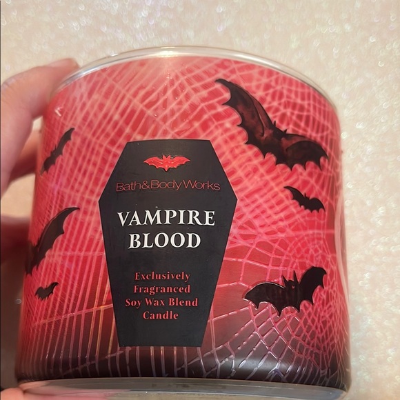 Bath & Body Works White and Pink Candle - Picture 1 of 4